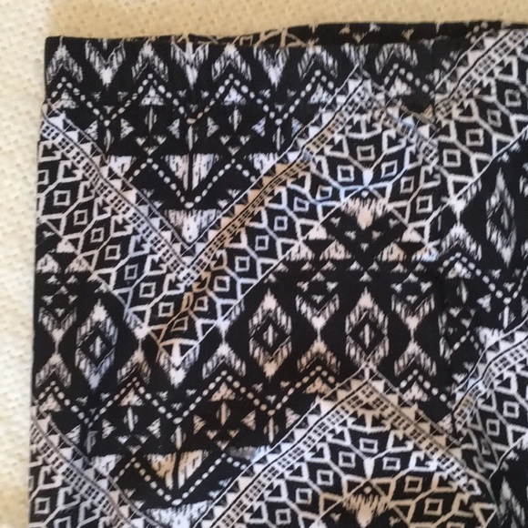 NWT NOBO Black and white Native American print leggings - Picture 2 of 3